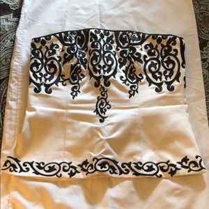 Cute strapless top ! Never worn